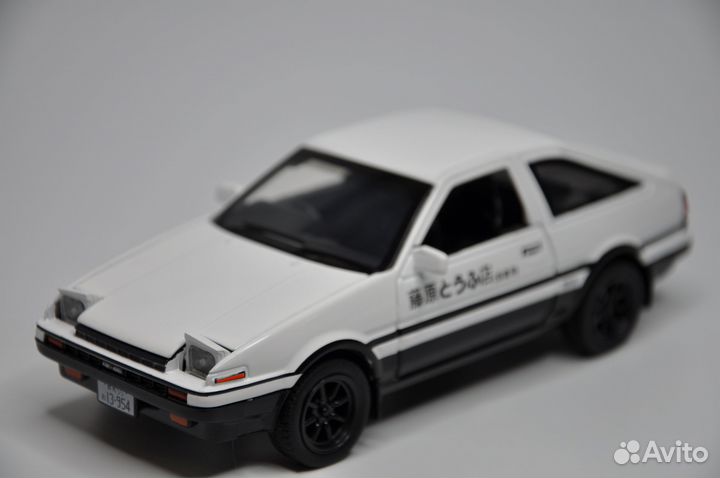 Модель авто Toyota Sprinter Trueno AE86 1:32 метал