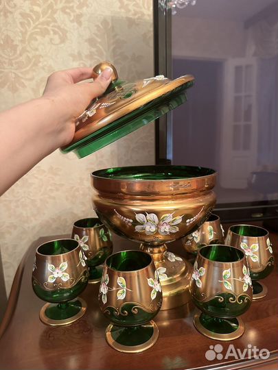 Ваза и фужеры