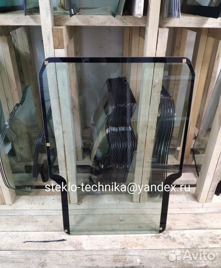 Стекло на мини погрузчик Такеучи 130/140/150