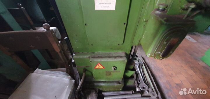 Фрезерный универсальный станок 676