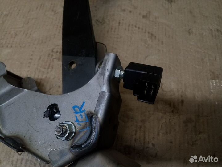 Педаль тормоза hyundai IX35