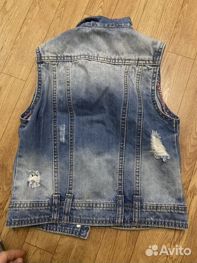 Джинсовая жилетка