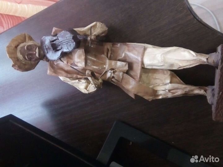 Уличный музыкант. Антиквариат,папье-маше