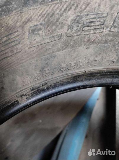 Bridgestone Dueler H/T 225/65 R17