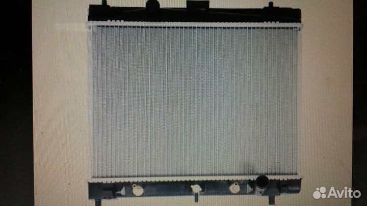 Радиатор охлаждения витц,платц,ярис Sat TY000W90