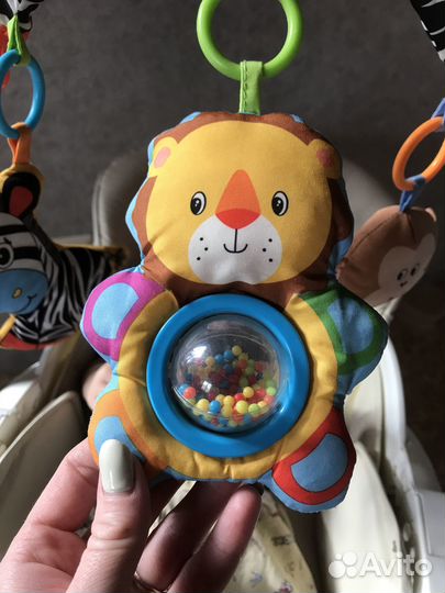 Развивающая дуга с игрушками