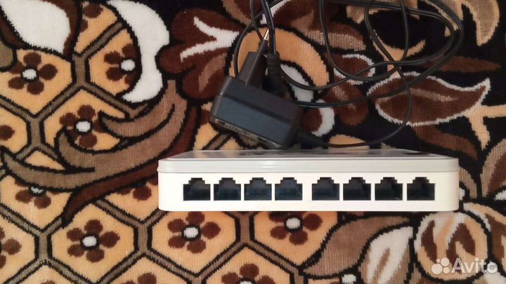 Коммутатор D-Link DES-1008A