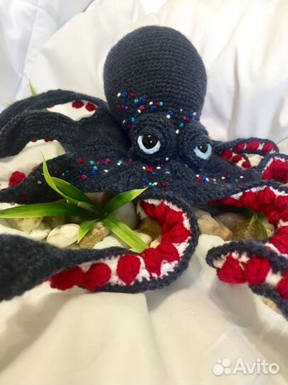 Вязаный Осьминог Клод, игрушка ручной работы
