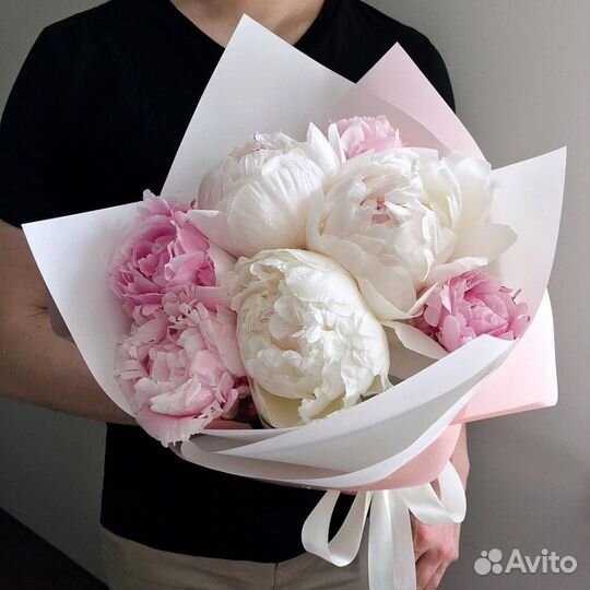 Букет цветов из 7 пионов