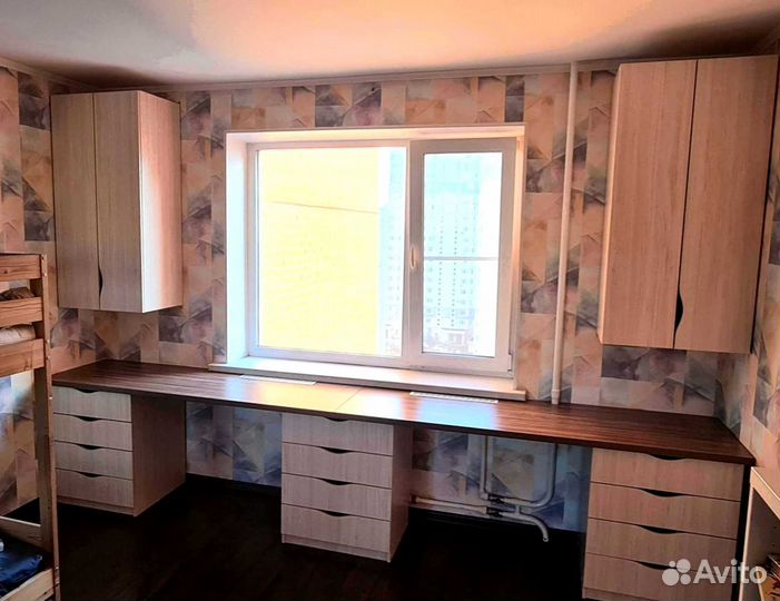 Рабочая зона у окна