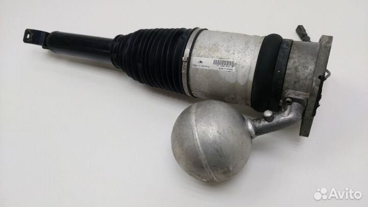 Амортизатор подвески задний левый Volkswagen