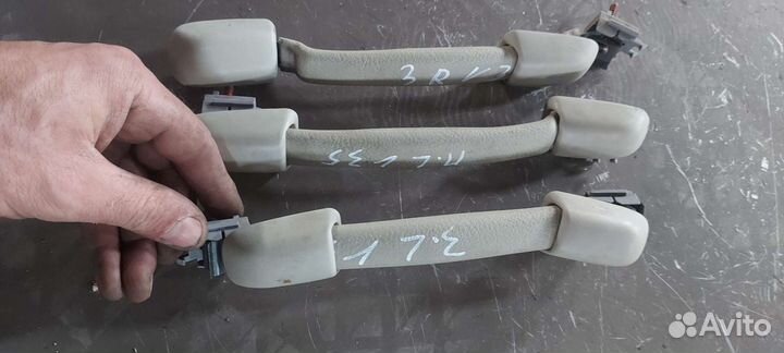 Ручки потолочные на Nissan Skyline v35