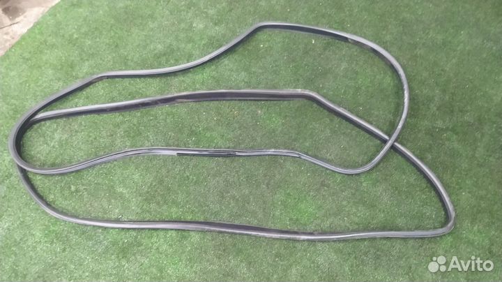 Уплотнение двери пара заднее Volvo Xc70 B5254T2