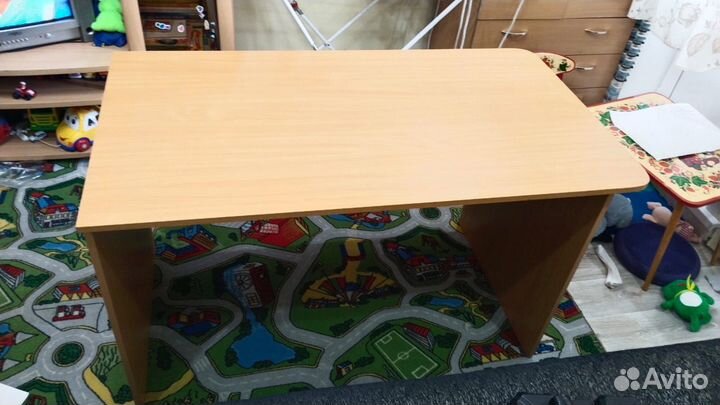 Письменный стол