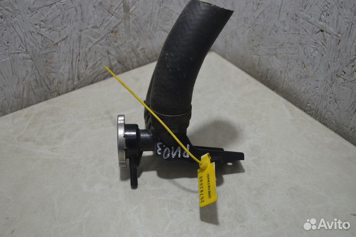 Заливная горловина радиатора Kia Rio 3