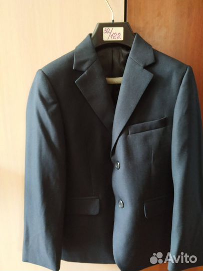 Школьный костюм для первоклассника новый