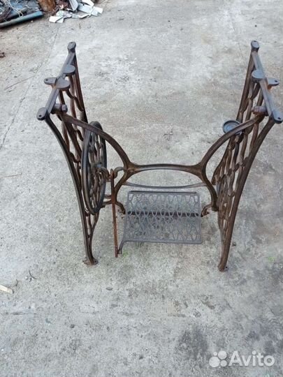 Чугунная станина с Грифоном