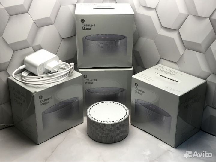 Умная колонка Яндекс Станция Мини с Алисой