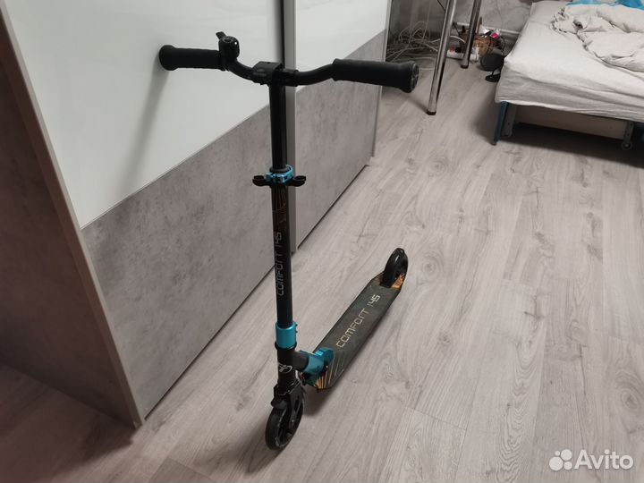 Самокат со светящимися колесами