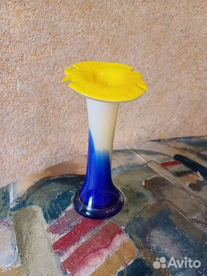 Ваза для цветов цветное стекло