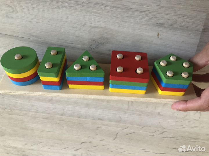 Развивающие игрушки. Сортер деревянный. Фигуры