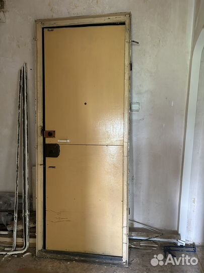 Металлическая дверь бу