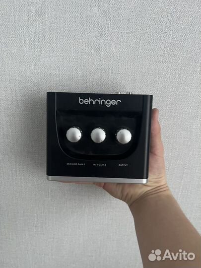 Behringer um2 звуковая карта