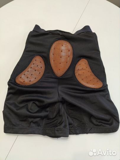 Защитные шорты для сноуборда