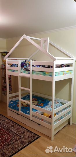 Двухъярусная кровать - домик