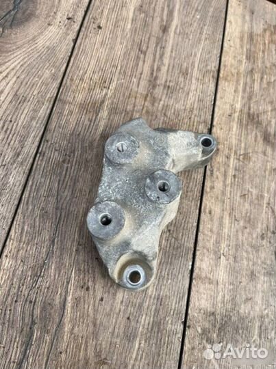 Кронштейн кпп Opel Astra J 1.6