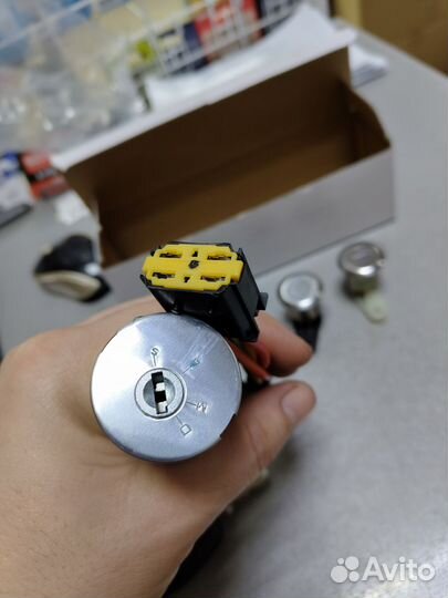 Замок зажигания Largus Оригинал