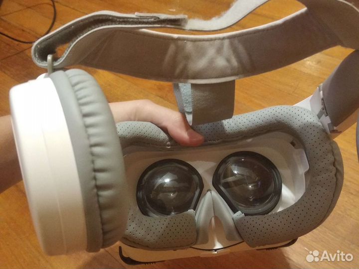 VR очки с наушниками