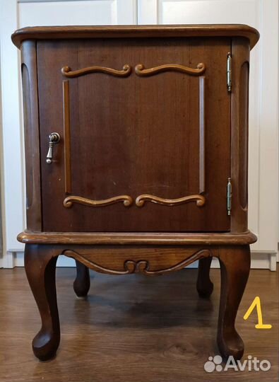 Тумбочки Румыния деревянные