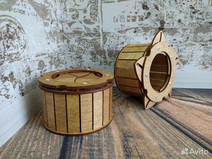 Шкатулка механическая