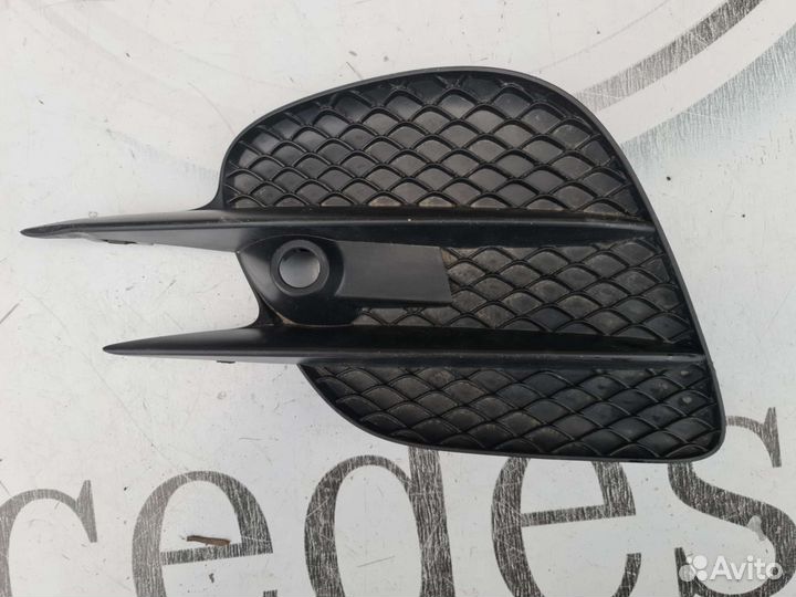 Решетка AMG бампера левая Mercedes GLC253
