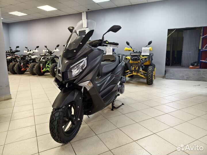 Скутер MAX - 200cc (replica Yamaha tmax)