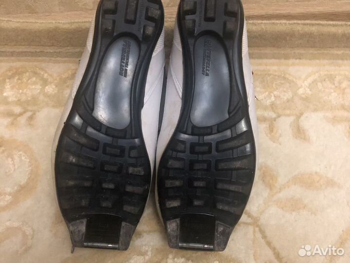 Лыжные женские ботинки