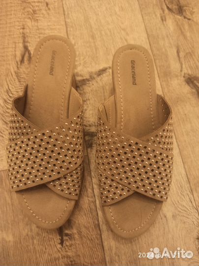 Шлепанцы женские 39 размер
