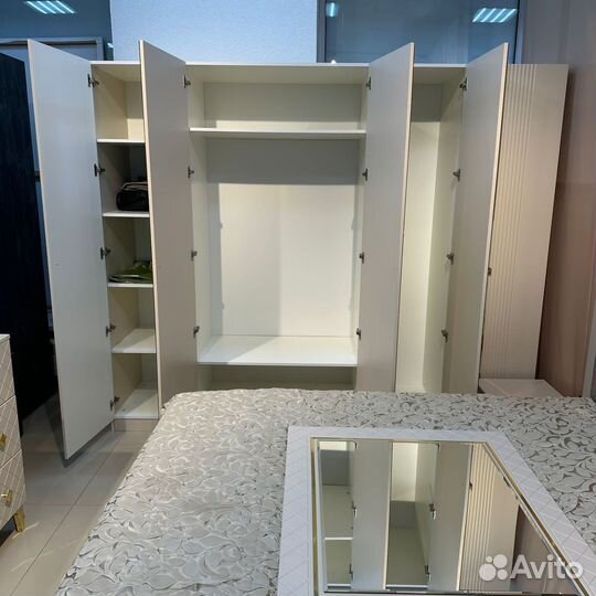 Спальный гарнитур 