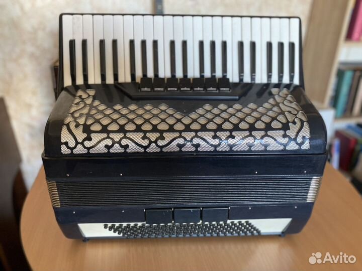 Продаю аккордеон 4/4 готовый
