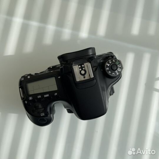 Зеркальный фотоаппарат