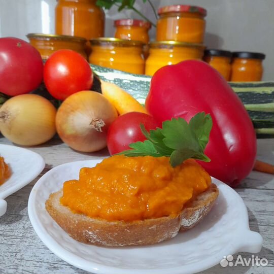 Кабачковая икра, борщ, солянка, щавель