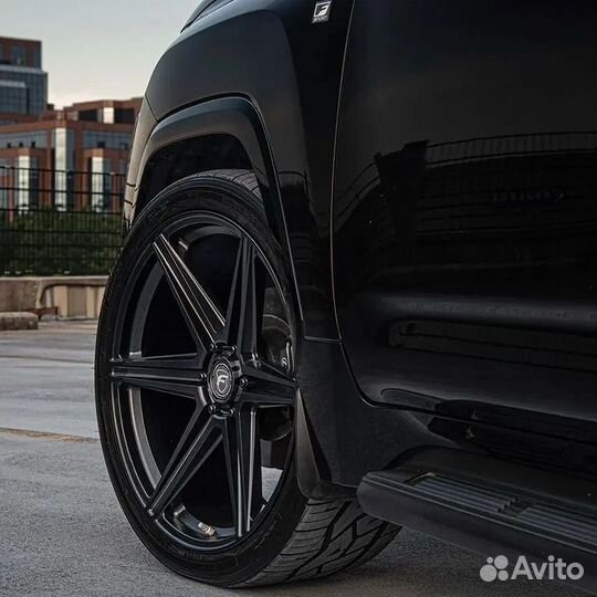 Кованые диски R22 на Lexus LX 570