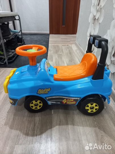 Детская машинка толокар