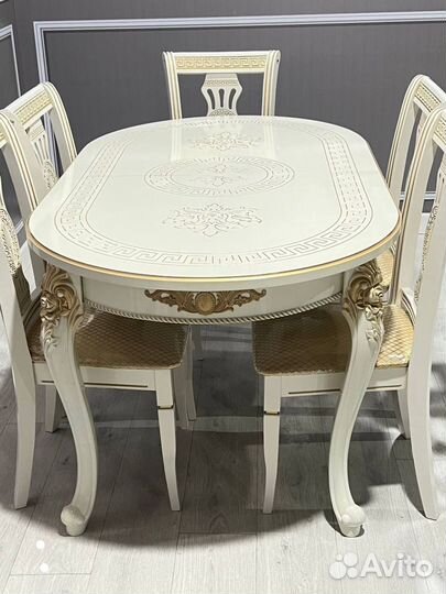 Столы и стулья