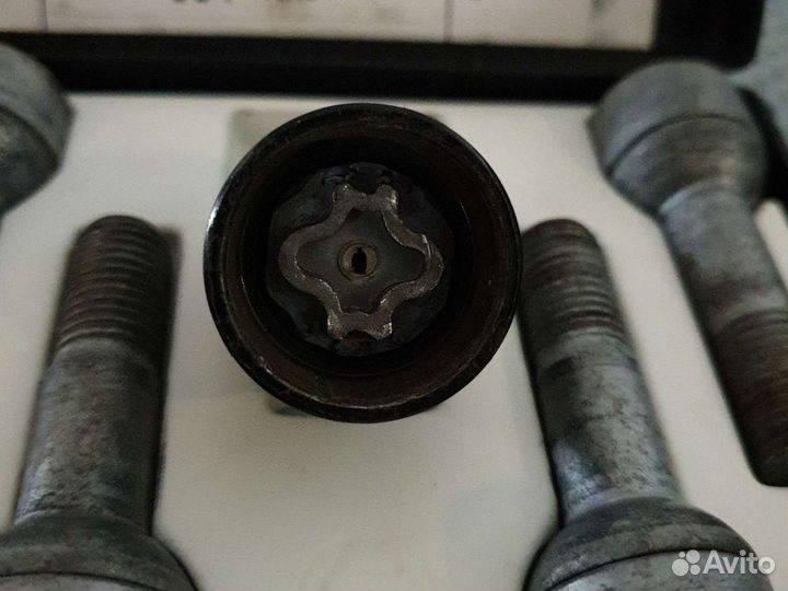 Секретка Mercedes-Benz, оригинал