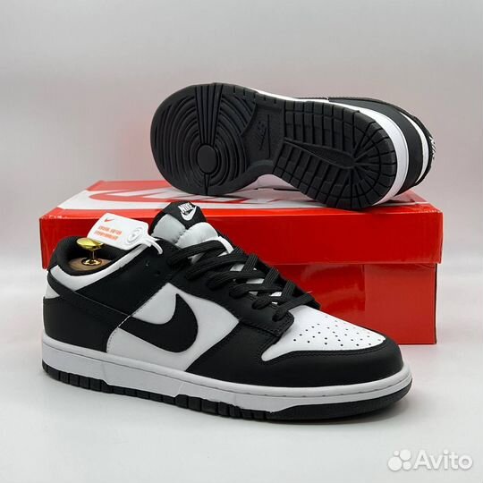 Кроссовки Nike SB Dunk Low 'Black White' Великан