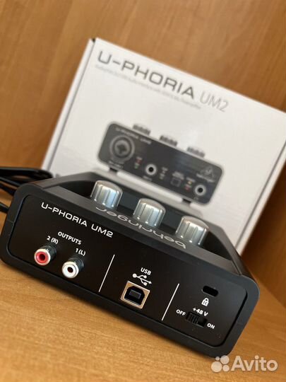 Звуковая карта Behringer U-Phoria UM2