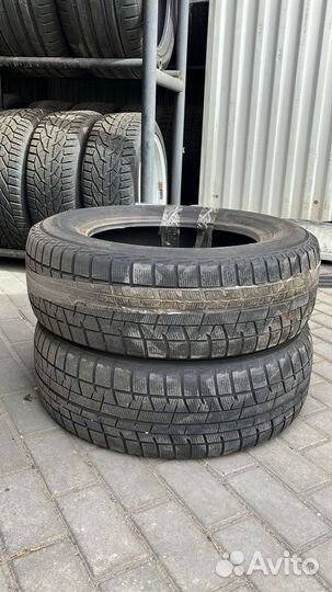 Yokohama IceGuard Stud IG65 215/65 R16