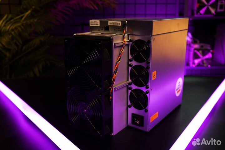 Майнер Antminer S21 PRO 234 новый